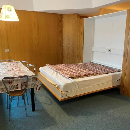 Aparthotel Solaria, Albare, 1400